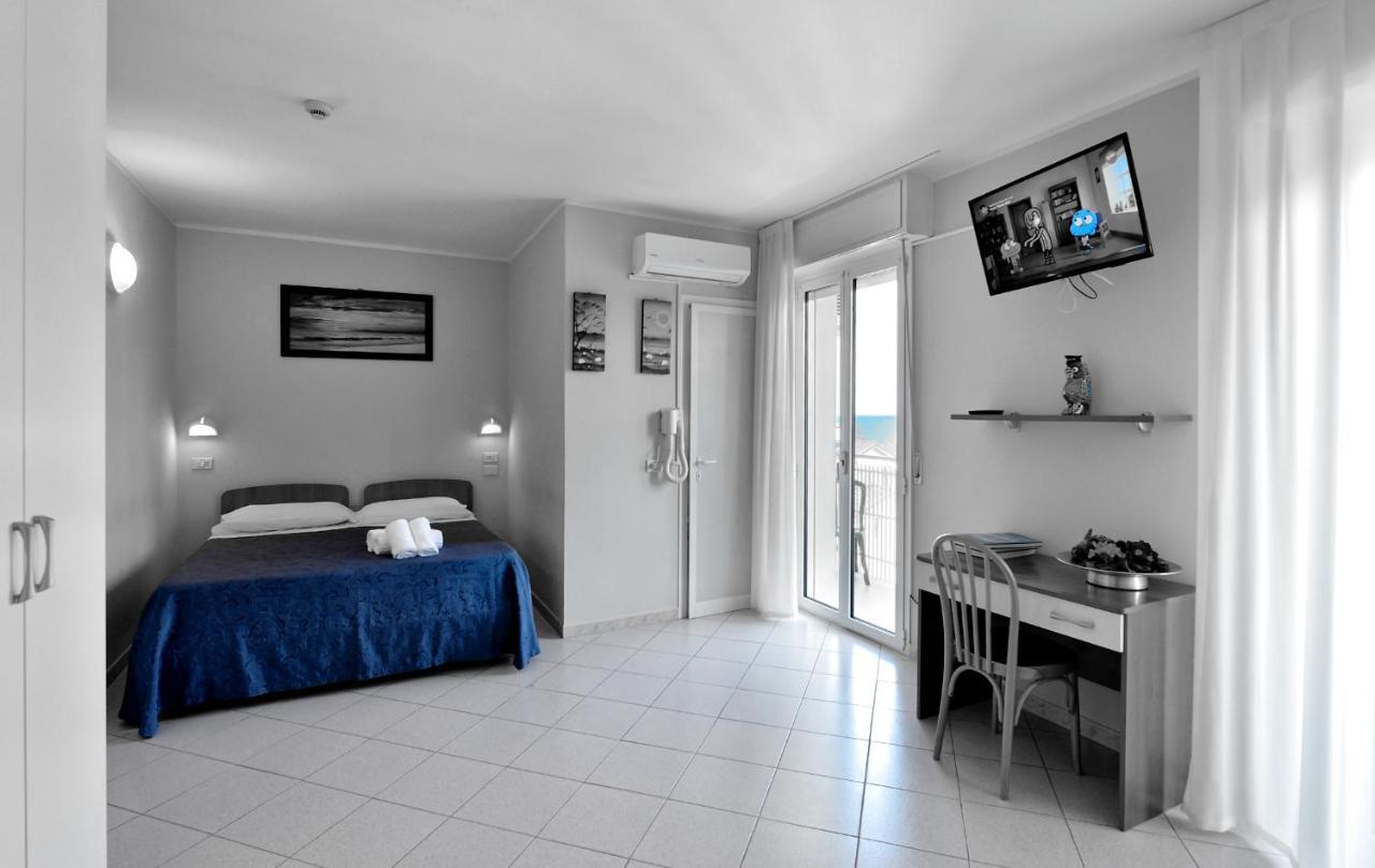 Hotel Oltremar B&B Cattolica Exterior photo