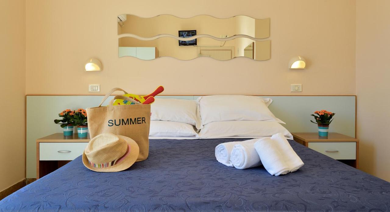 Hotel Oltremar B&B Cattolica Exterior photo