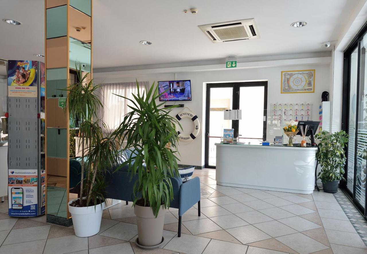 Hotel Oltremar B&B Cattolica Exterior photo