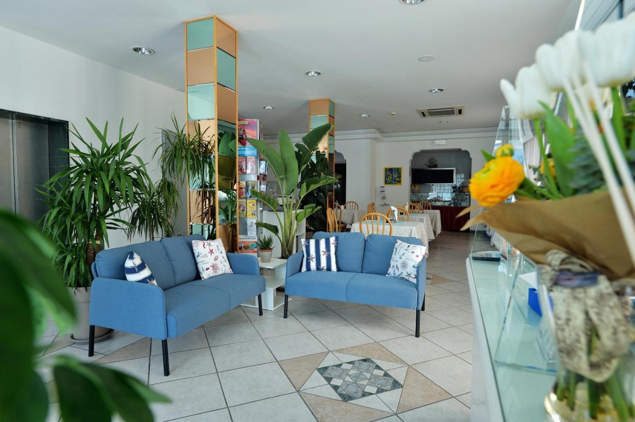 Hotel Oltremar B&B Cattolica Exterior photo