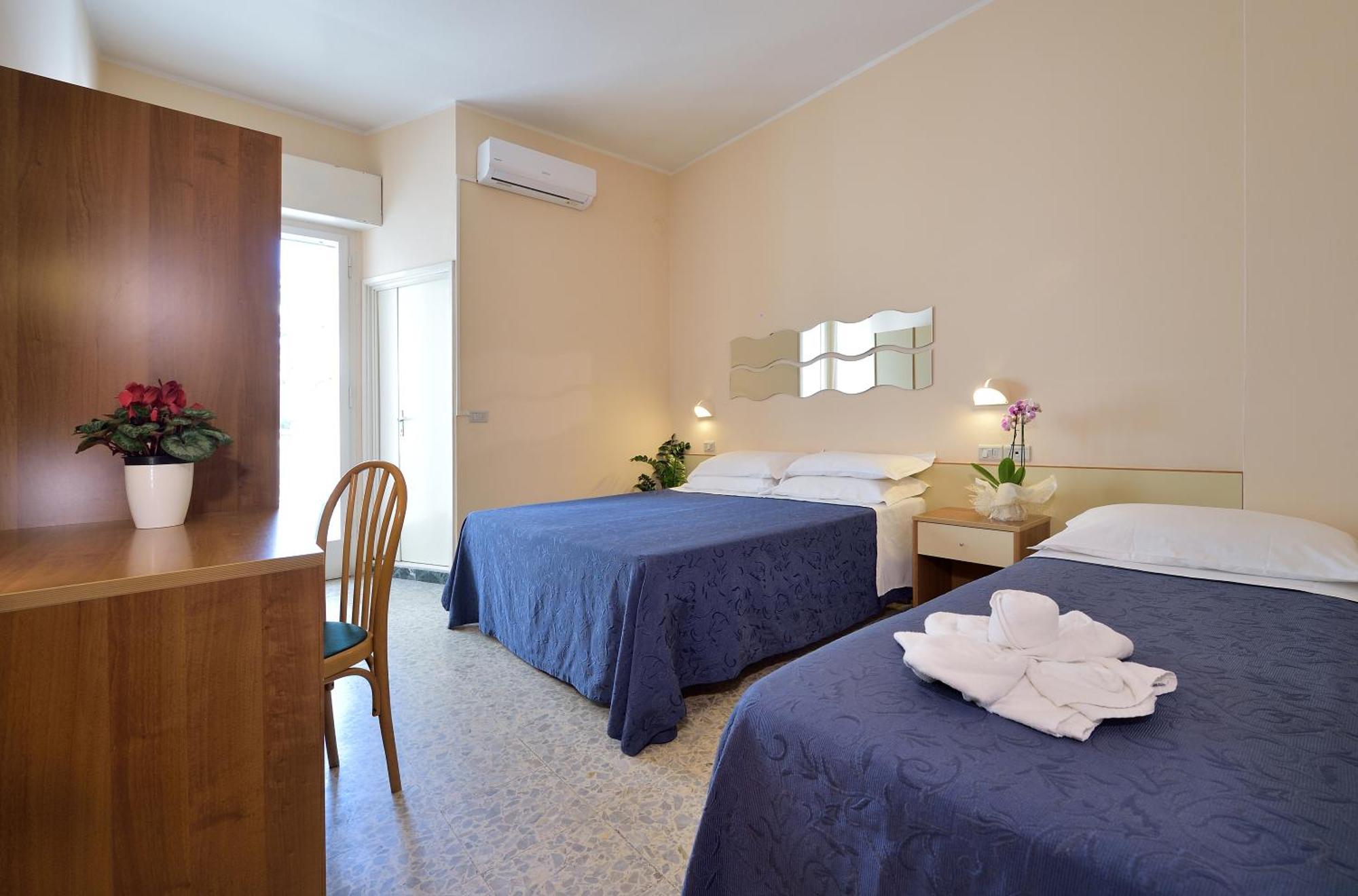 Hotel Oltremar B&B Cattolica Exterior photo